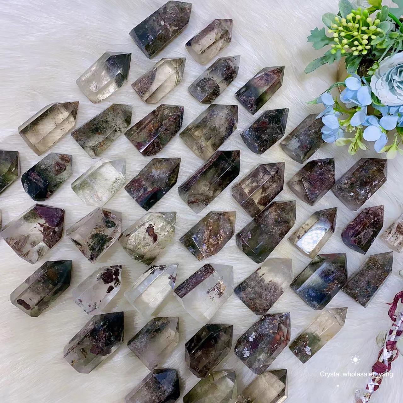 Garden quartz tower (one kilo)