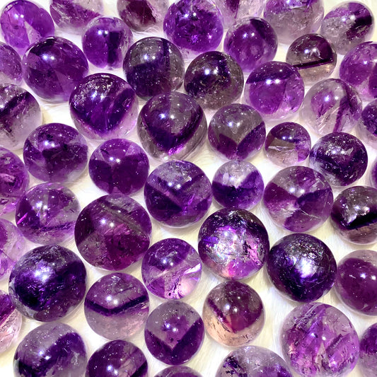 Pyramid amethyst sphere（One kilo）
