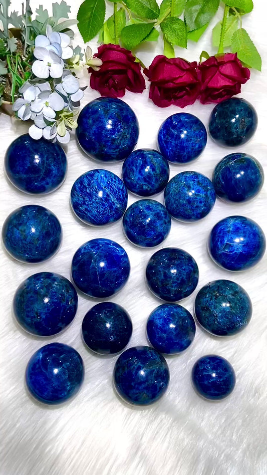 Blue apatite sphere（One kilo）