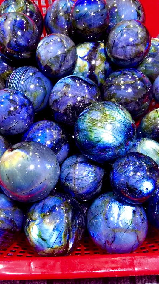 Labradorite sphere（One kilo）